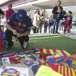 Flores en Akkerstraat y chupa chups en Barcelona para despedir a Cruyff