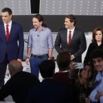 Los cuatro candidatos posan antes del debate