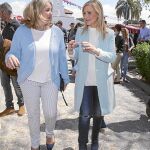La presidenta de la Comunidad de Madrid, Cristina Cifuentes, acudió ayer a la inauguración de la Feria Medieval de El Álamo, donde también se ha reunido con la agrupación del PP local como presidenta de la gestora del partido en Madrid