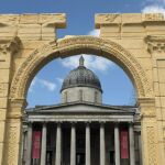 Vista de la réplica del Arco de Triunfo de la localidad siria de Palmira colocada en la plaza londinense de Trafalgar, Reino Unido