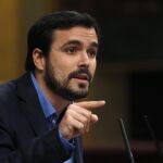 El portavoz de IU en el Congreso, Alberto Garzón, durante su intervención hoy en la Cámara
