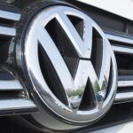 Fotografía de archivo que muestra el logotipo del fabricante de automóviles alemán Volkswagen (VW).