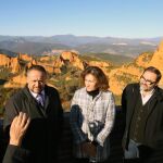 La consejera durante su visita al parque natural berciano