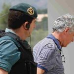 Miembros de la UCO, de la Guardia Civil proceden al registro de la sede de la Real Federación Española de Fútbol.