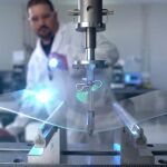 Crean un material para pantallas de móviles que se inspira en Lobezno y que se regenera por sí solo
