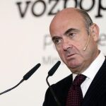 El ministro de Economía, Industria y Competitividad, Luis de Guindos, durante su participación en un desayuno informativo organizado esta mañana en Madrid por Executive Fórum