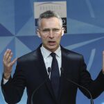 El secretario general de la OTAN, Jens Stoltenberg, da una rueda de prensa en Bruselas (Bélgica) hoy