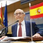 La secretaria de Estado de Presupuestos y Gastos, Marta Fernández Currás, junto al ministro de Hacienda, Cristóbal Montoro