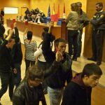 Un joven Errejón durante el escrache que sufrió Rosa Díez en la Facultad de Ciencias Políticas de la UCM en el año 2010 (Foto: Miquel Roselló)