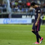 Neymar da Silva es expulsado tras recibir tarjeta roja durante el partido de la pasada jornada de Liga frente al Málaga en La Rosaleda (2-0)