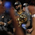 LeBron James, emocionado ante su afición