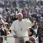 El Papa Francisco en la Plaza de San Pedro