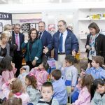 El consejero de Educación, Fernando Rey, visita el CEIP «Miguel Hernández»