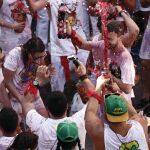 La plaza del Ayuntamiento de Pamplona donde se da el pistoletazo de salida a los sanfermines