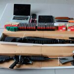 Dos entrenadores Pokémon arrestados por posesión ilegal de armas