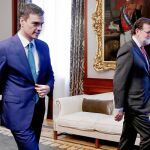 Mariano Rajoy y Pedro Sánchez, durante la ronda de contactos del líder del PSOE en febrero