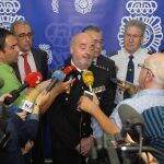 Jorge Zurita atiende a la prensa junto al subdelegado en Burgos, Roberto Sáiz