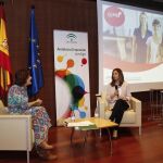 La directora de Reputación Corporativa de Coca-Cola, Ana Callol, y la conductora del acto, Charo Padilla