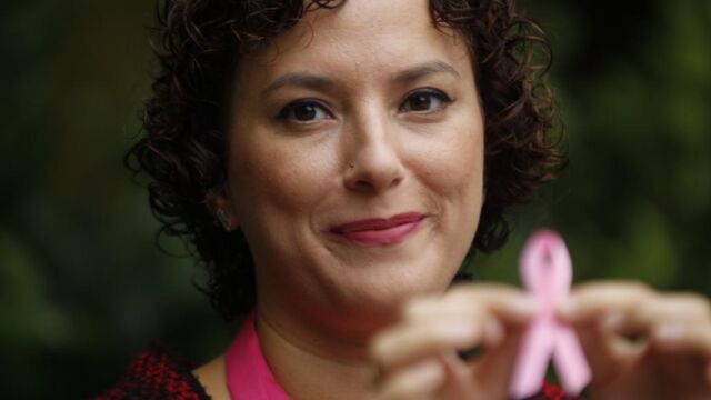 Una mujer operada de cáncer de pecho