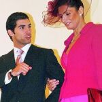 Cayetano Rivera y su madre, Carmen Ordóñez, en la primera boda del torero con Blanca Romero, en Gijón