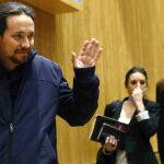 Pablo Iglesias a su llegada a la reunión del grupo parlamentario en el Congreso de los Diputados, en Madrid.