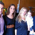 Germán Alcayde, jefe de gabinete del ex presidente José María Aznar, Ana Roda, Marta Tarazaga y Claudio Partearroyo con su hija Claudia, disfrutaron de la mascletà en el Casal de LA RAZÓN