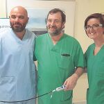 Los doctores José Luis Peña y José Luis Martínez y la enfermera Alba Carnero