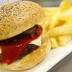 Hamburguesas enriquecidas con calcio que ayudan a mejorar la salud
