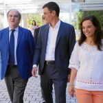 El portavoz del PSOE en la Asamblea, Gabilondo, junto a Sánchez y Hernández, en una imagen de archivo