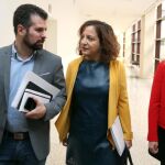 La eurodiputada Iratxe García, acompañada por Luis Tudanca y Virginia Barcones, momentos antes de comparecer en la Comisión de Empleo en las Cortes
