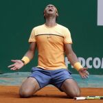 Rafa Nadal celebra su triunfo en el torno de Montecarlo.