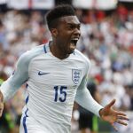 Sturridge saca a Inglaterra de su atasco con Gales en el derbi británico