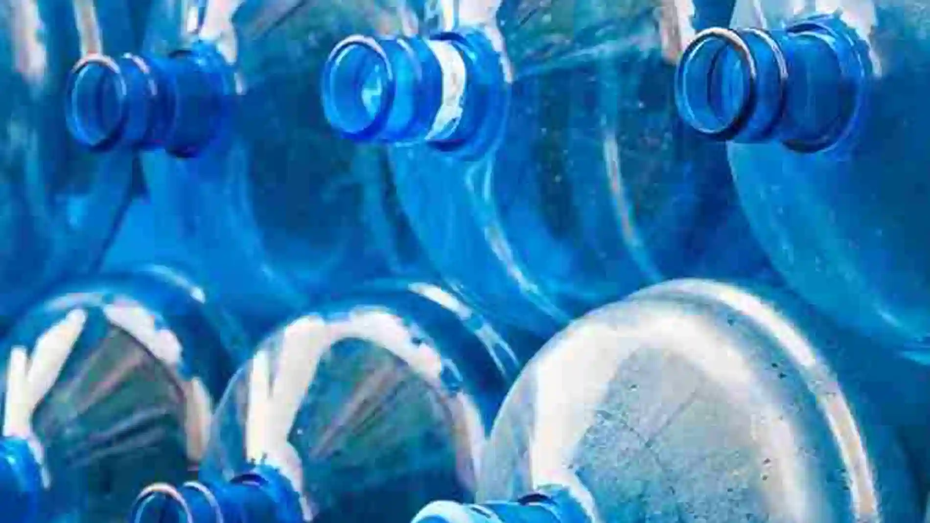 Teulada-Moraira y Poble Nou de Benitatxell, en Alicante, han repartido agua entre los vecinos este verano al no ser potable del grifo