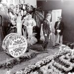 John Lennon y Ringo Starr, en una sesión fotográfica del disco «Sgt. Pepper’s Lonely Hearts Club Band», en el año 1967