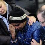 Familiares de lso pasajeros en el aeropuerto de Rostov-on-Don.