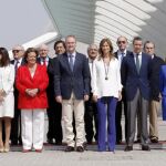 Varios de los firmantes del manifiesto de la Fundación España Constitucional, junto al ex presidente de la Generalitat valenciana Alberto Fabra (c), y la ex alcaldesa de Valencia Rita Barberá en un acto en Valencia en 2014