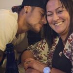 Neymar, junto a su madre