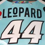 Un corazón con el nombre del piloto fallecido es el homenaje del piloto portugués de Moto2, Miguel Oliveira, del equipo Leopard Racing, lleva adherida en la parte superior izquierda un adhesivo con el número 39, en memoria y recuerdo del piloto español de Moto2, Luis Salom, fallecido ayer por la tard