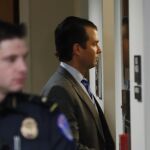 Donald Trump Jr. durante un receso de su comparecenciast