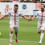 Los jugadores de la Cultural celebran el triunfo