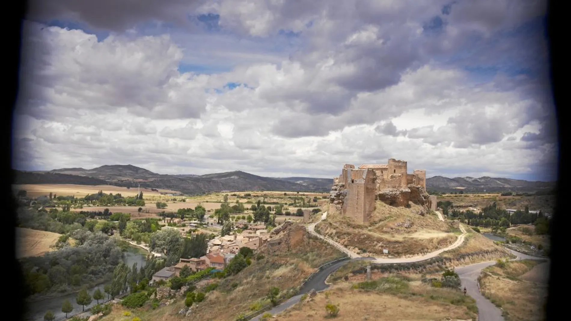 Cela terminó su recorrido en Zorita de los Canes, una población dominada por las almenaras de su castillo de origen árabe. Cerca está la ciudad visigoda de Recópolis