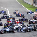 Primera curva del último Gran Premio de Baréin