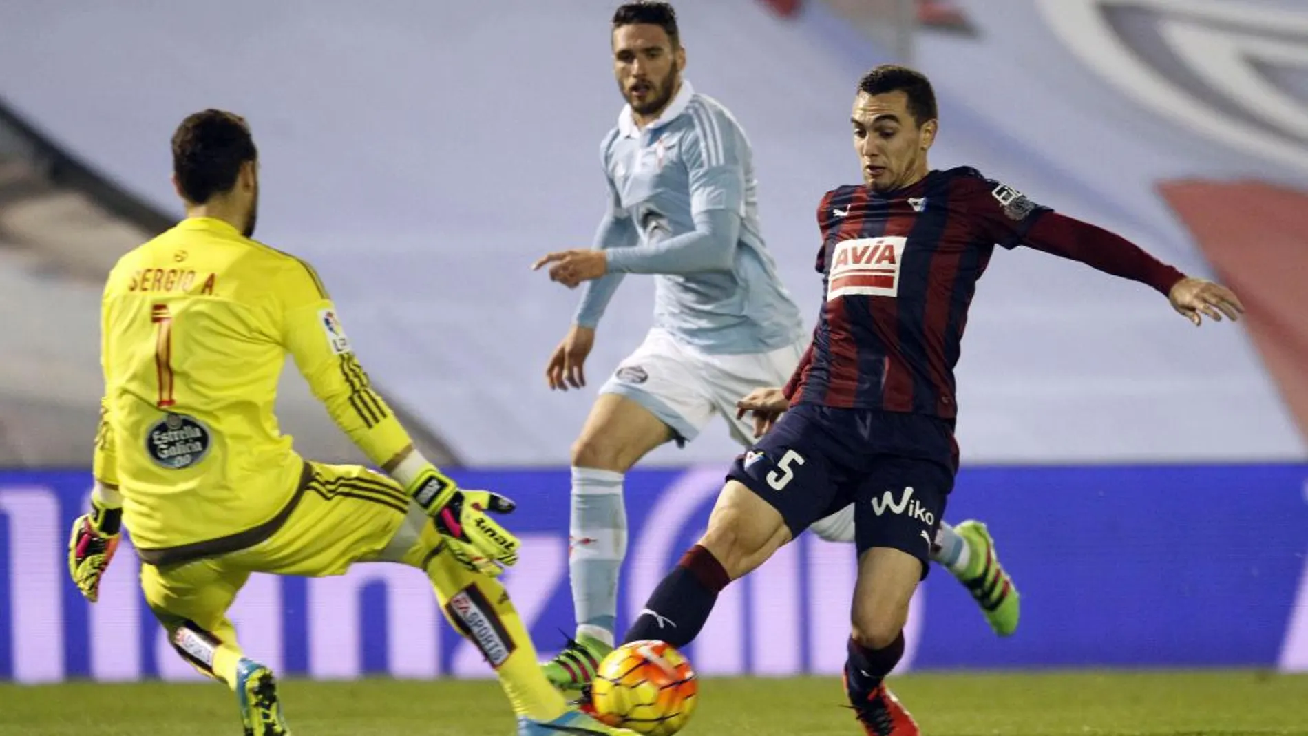 Gonzalo Escalante con el Eibar.
