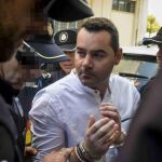 El acusado, Francisco Javier Medina, a su llegada a la Audiencia Provincial