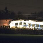 Imagen del tren de pasajeros y el convoy de mercancías tras el accidente