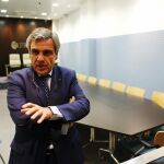 El director de la Oficina Antifraude de Cataluña (OAC), Daniel de Alfonso, durante la entrevista que ha mantenido con Efe.