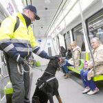 Vigilantes acompañados de perros adiestrados custodiarán la red de Metrovalencia