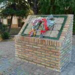 Amanece despojado de todos sus azulejos el monolito estrenado en San Juan en memoria de 15 fusilados en 1936