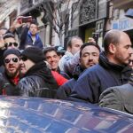 Javier Barbero, al martes, cuando fue increpado por los policías municipales a su salida de la Plaza de la Villa