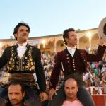 Diego Ventura y Leonardo Hernández salen por la Puerta Grande de Albacete